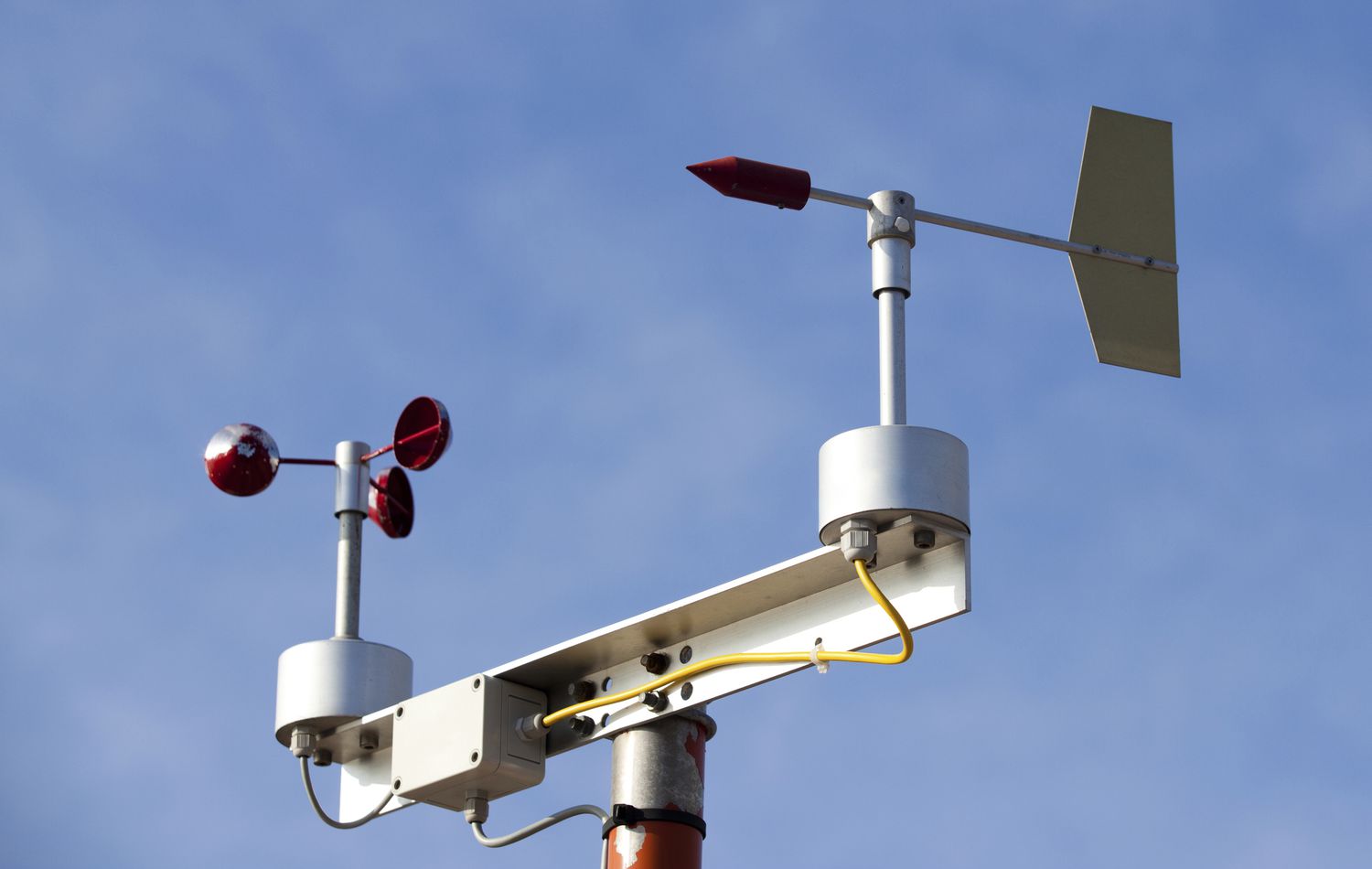 Everyday-Uses-of-an-Anemometer-You-Didnt-Know-About-Featured-Blog-Image